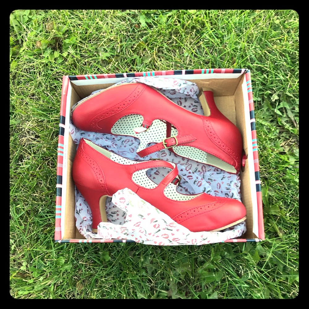 Red vintage style faux leather Mary Jane shoes